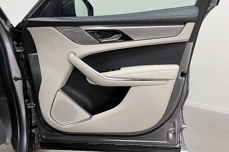 2023 (73) JAGUAR F-PACE 2.0 D200 R-Dynamic SE Black 5dr Auto AWD 3537659