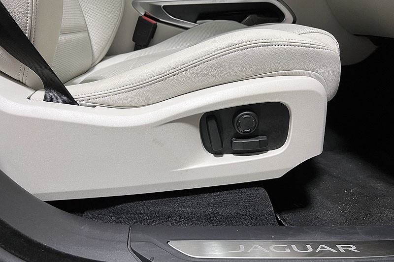 2023 (73) JAGUAR F-PACE 2.0 D200 R-Dynamic SE Black 5dr Auto AWD 3537663