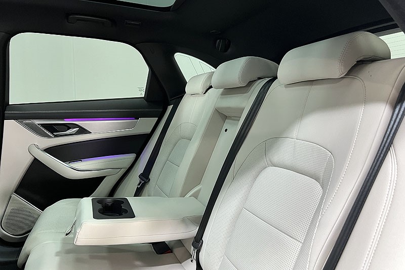 2023 (73) JAGUAR F-PACE 2.0 D200 R-Dynamic SE Black 5dr Auto AWD 3537687