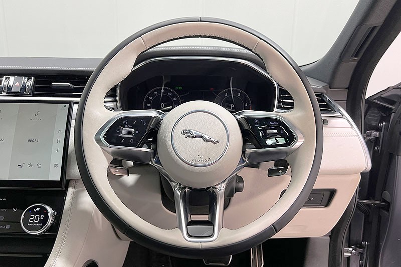 2023 (73) JAGUAR F-PACE 2.0 D200 R-Dynamic SE Black 5dr Auto AWD 3537666