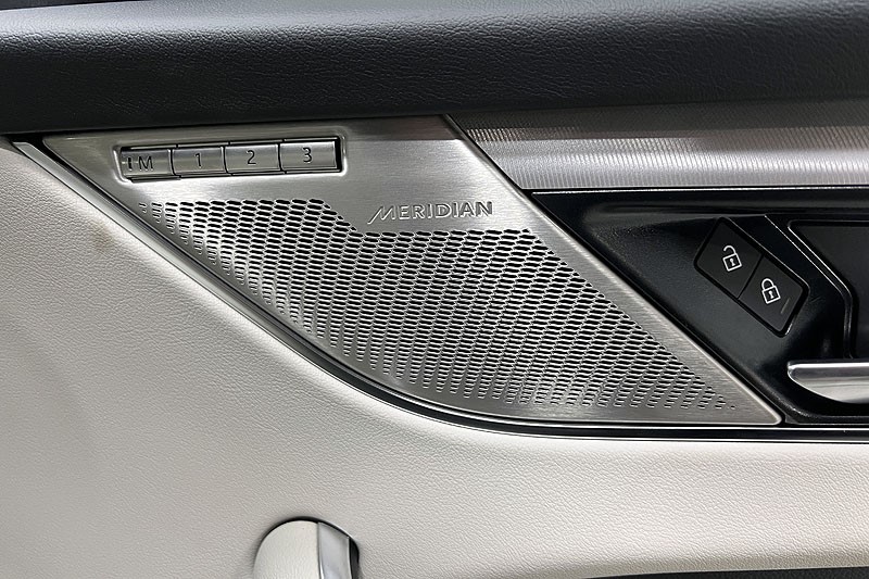 2023 (73) JAGUAR F-PACE 2.0 D200 R-Dynamic SE Black 5dr Auto AWD 3537662