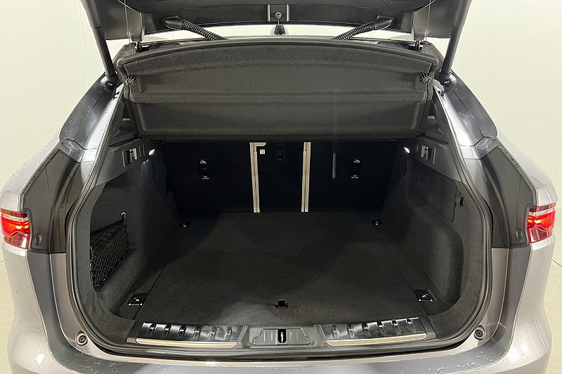 2023 (73) JAGUAR F-PACE 2.0 D200 R-Dynamic SE Black 5dr Auto AWD 3537689