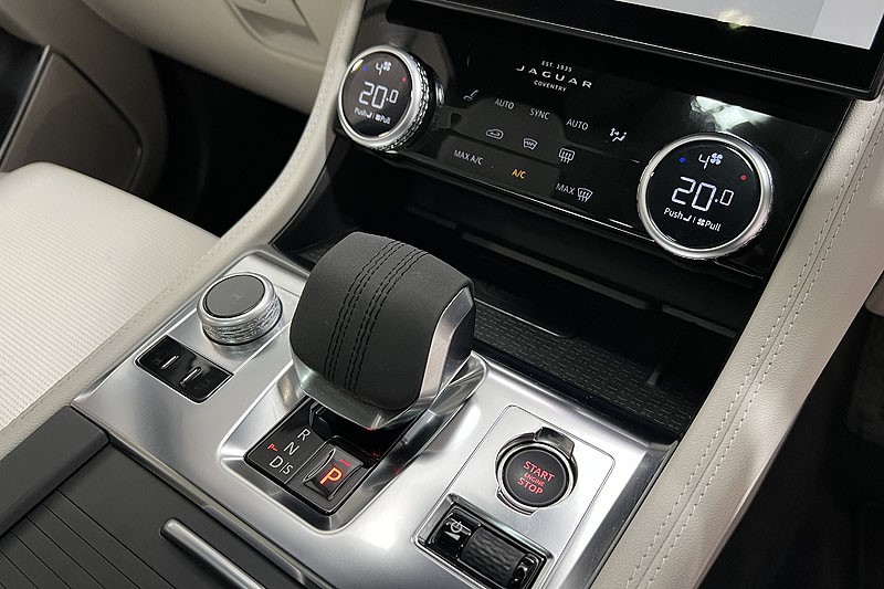 2023 (73) JAGUAR F-PACE 2.0 D200 R-Dynamic SE Black 5dr Auto AWD 3537670