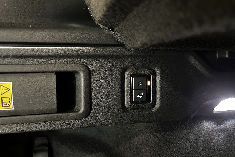 2023 (23) JAGUAR F-PACE 3.0 D300 R-Dynamic HSE Black 5dr Auto AWD 3505650