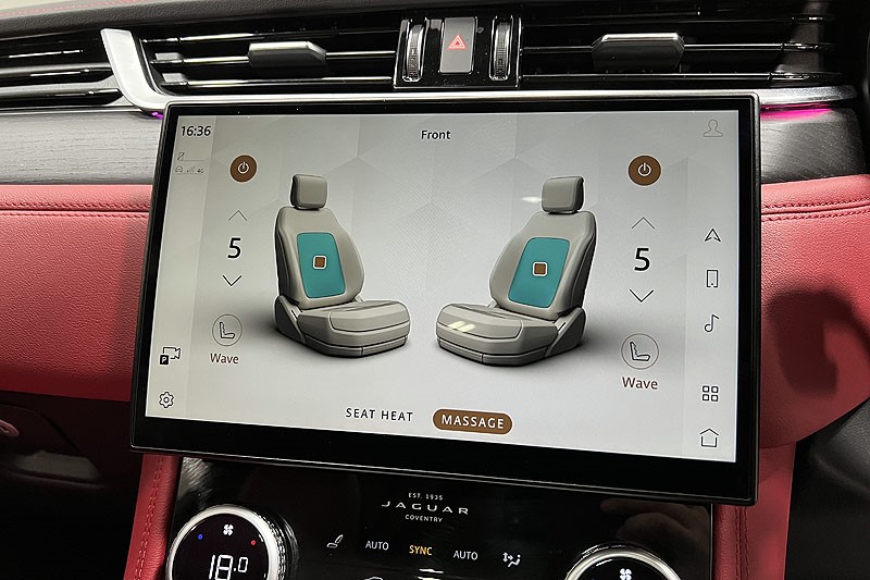 2023 (23) JAGUAR F-PACE 3.0 D300 R-Dynamic HSE Black 5dr Auto AWD 3505638