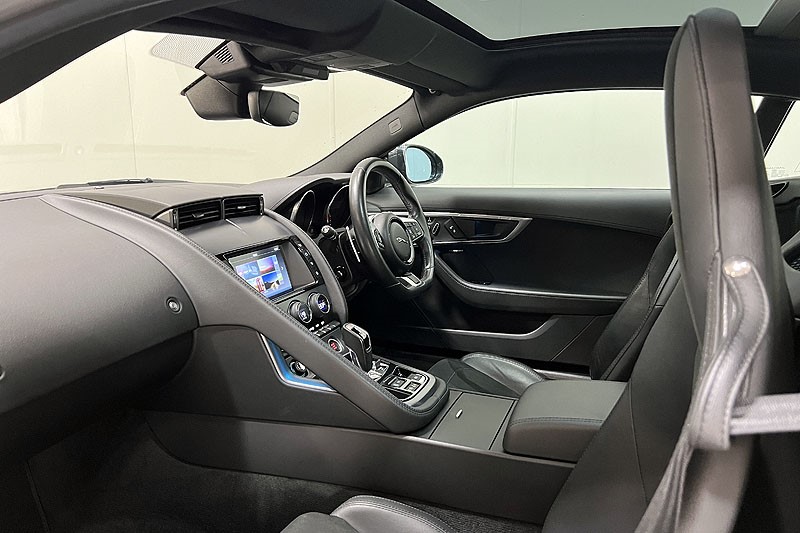 2017 (67) JAGUAR F-TYPE 2.0 R-Dynamic 2dr Auto 3537736