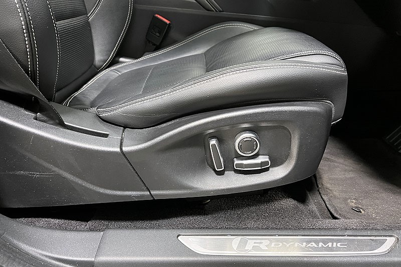 2021 (21) JAGUAR E-PACE 2.0 D165 R-Dynamic S 5dr Auto 3530265