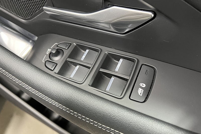 2021 (21) JAGUAR E-PACE 2.0 D165 R-Dynamic S 5dr Auto 3530263