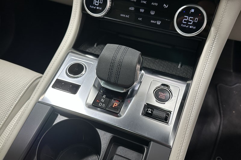 2023 (23) JAGUAR F-PACE 2.0 D200 R-Dynamic SE Black 5dr Auto AWD 3567822