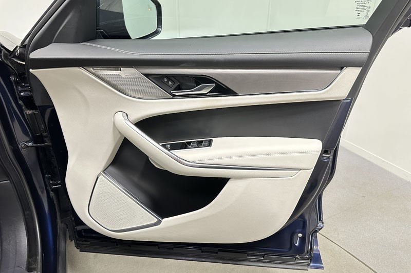 2023 (23) JAGUAR F-PACE 2.0 D200 R-Dynamic SE Black 5dr Auto AWD 3567811