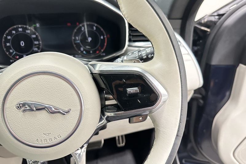 2023 (23) JAGUAR F-PACE 2.0 D200 R-Dynamic SE Black 5dr Auto AWD 3567820