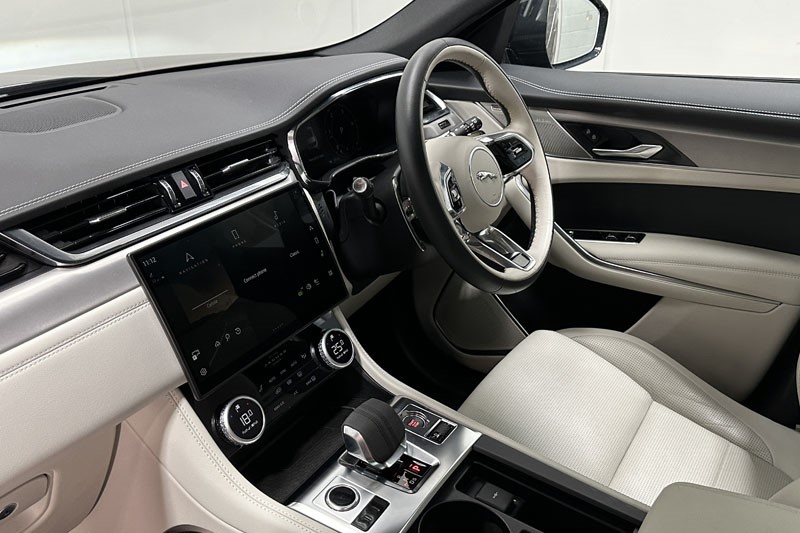 2023 (23) JAGUAR F-PACE 2.0 D200 R-Dynamic SE Black 5dr Auto AWD 3567833