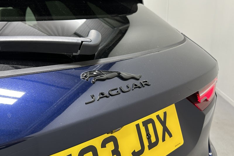 2023 (23) JAGUAR F-PACE 2.0 D200 R-Dynamic SE Black 5dr Auto AWD 3567842