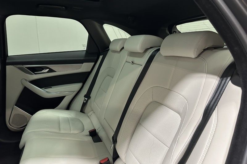 2023 (23) JAGUAR F-PACE 2.0 D200 R-Dynamic SE Black 5dr Auto AWD 3567836