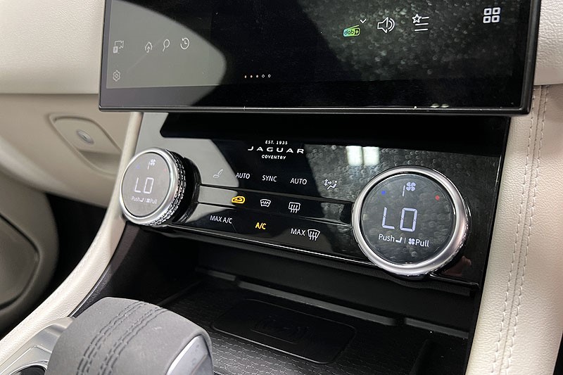 2022 (22) JAGUAR F-PACE 2.0 D200 R-Dynamic HSE 5dr Auto AWD 3573298