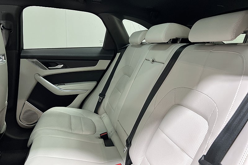 2022 (22) JAGUAR F-PACE 2.0 D200 R-Dynamic HSE 5dr Auto AWD 3573312