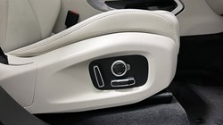 2022 (22) JAGUAR F-PACE 2.0 D200 R-Dynamic HSE 5dr Auto AWD 3573290