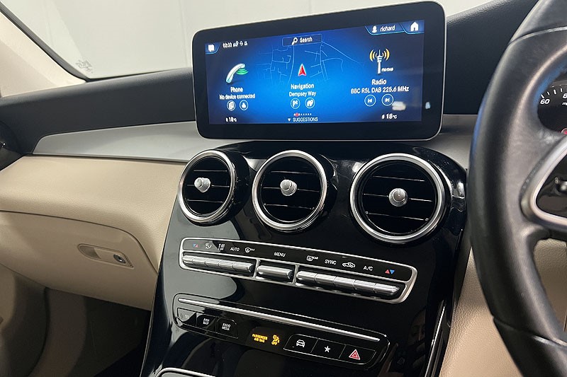 2020 (20) MERCEDES-BENZ GLC 300 4Matic Sport 5dr 9G-Tronic 3554498