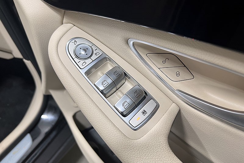 2020 (20) MERCEDES-BENZ GLC 300 4Matic Sport 5dr 9G-Tronic 3554487