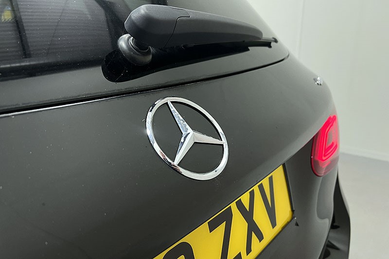 2020 (20) MERCEDES-BENZ GLC 300 4Matic Sport 5dr 9G-Tronic 3554520