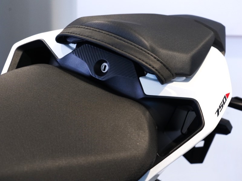  Honda CB750 Hornet 3233812