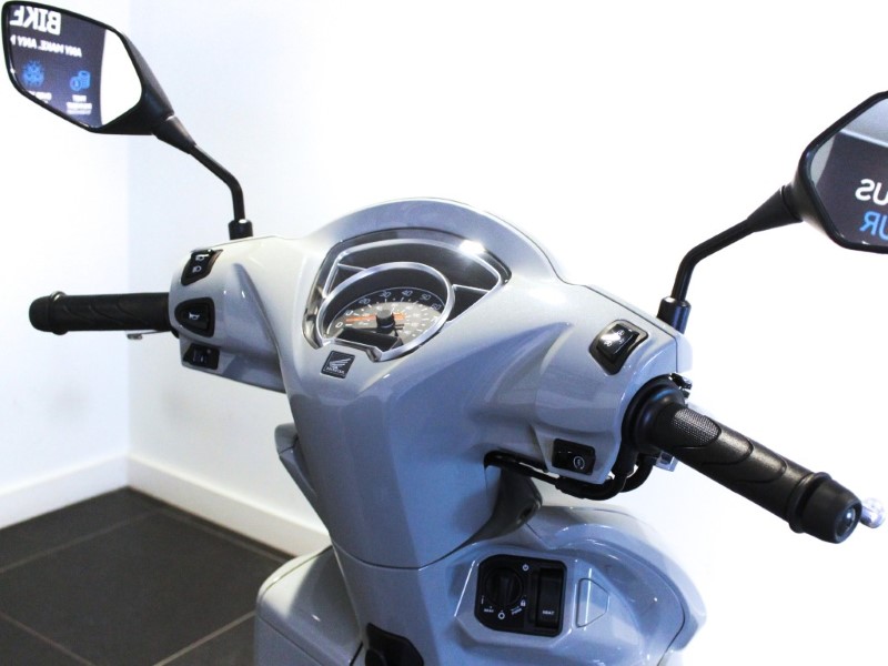  Honda NSC110 Vision 4487196