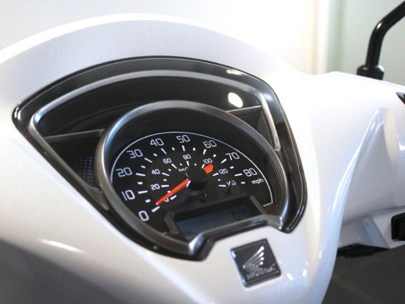  Honda NSC110 Vision 4487024