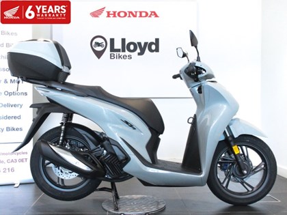 Honda SH125i Plus Smart Top Box