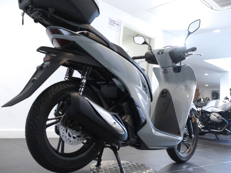  Honda SH125i Plus Smart Top Box 4486976