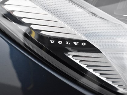 2023 (73) VOLVO XC60 2.0 B4D Plus Dark 5dr AWD Geartronic