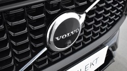 2023 (73) VOLVO XC60 2.0 B4D Plus Dark 5dr AWD Geartronic 3099012
