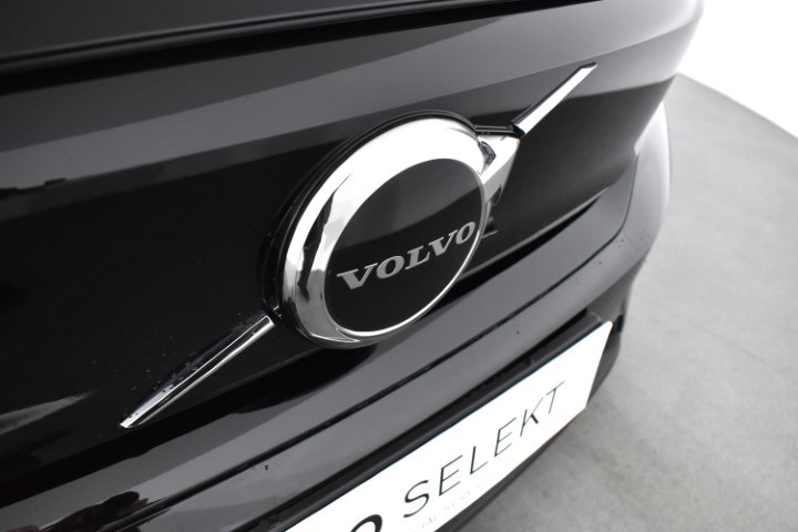 2022 (72) VOLVO XC40 170kW Recharge Plus 69kWh 5dr Auto 2950682