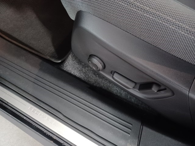 2022 (72) VOLVO XC40 170kW Recharge Plus 69kWh 5dr Auto 2950654