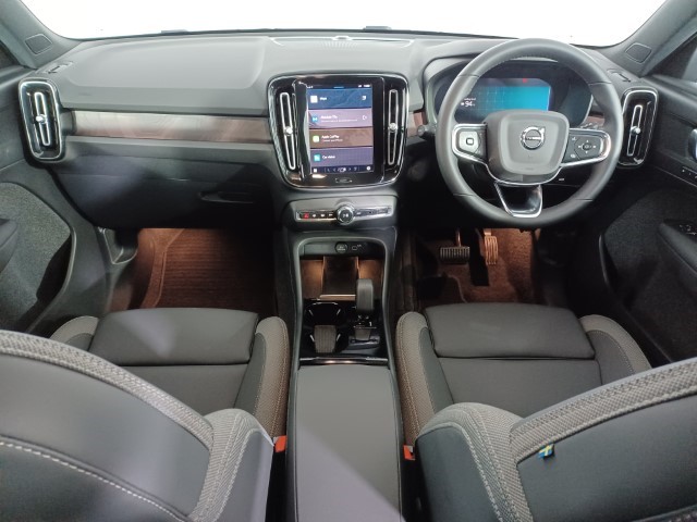2022 (72) VOLVO XC40 170kW Recharge Plus 69kWh 5dr Auto 2950648