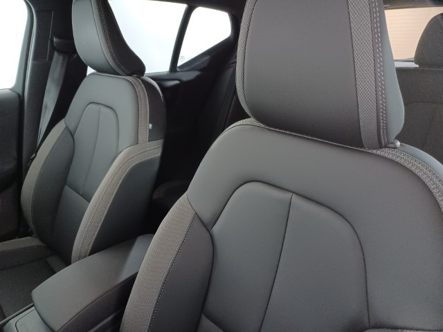 2022 (72) VOLVO XC40 170kW Recharge Plus 69kWh 5dr Auto 2950656