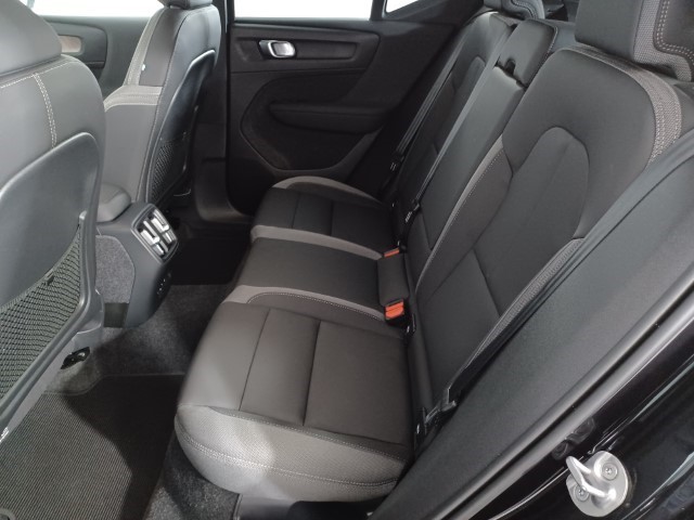 2022 (72) VOLVO XC40 170kW Recharge Plus 69kWh 5dr Auto 2950657