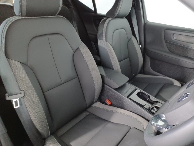 2022 (72) VOLVO XC40 170kW Recharge Plus 69kWh 5dr Auto 2950645