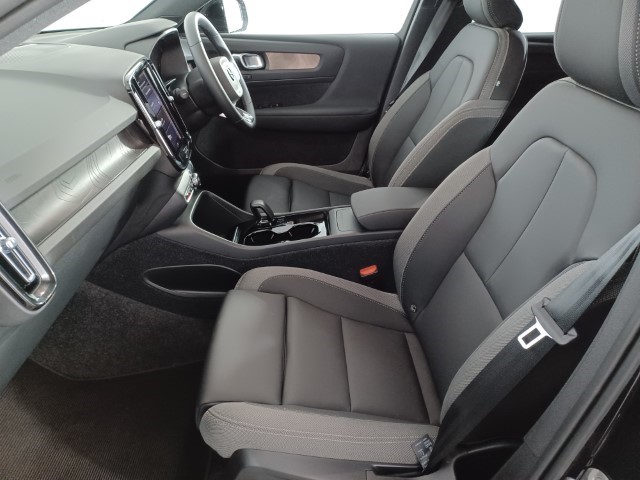 2022 (72) VOLVO XC40 170kW Recharge Plus 69kWh 5dr Auto 2950653