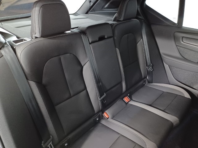 2022 (72) VOLVO XC40 170kW Recharge Plus 69kWh 5dr Auto 2950646