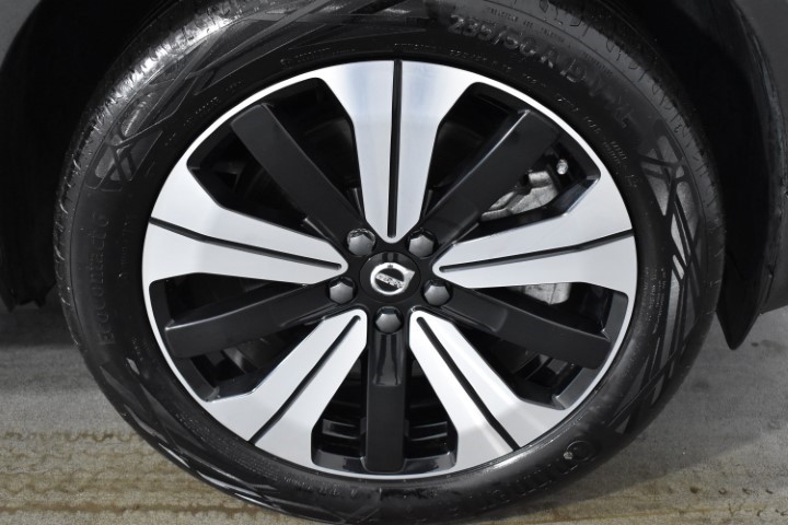 2022 (72) VOLVO XC40 170kW Recharge Plus 69kWh 5dr Auto 2950678