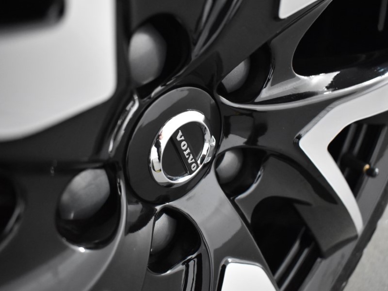 2024 (24) VOLVO XC90 2.0 B5P [250] Plus Dark 5dr AWD Geartronic 3356799