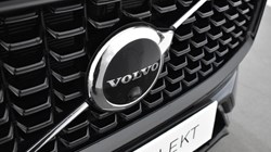 2023 (23) VOLVO XC60 2.0 B4P Plus Dark 5dr Geartronic 3155191