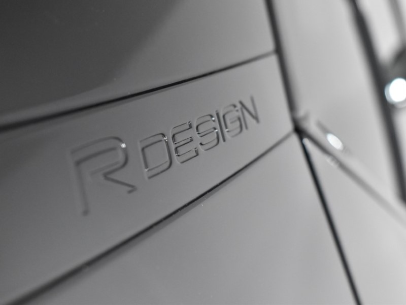 2018 (68) VOLVO XC40 2.0 T4 R DESIGN 5dr AWD Geartronic 3378645