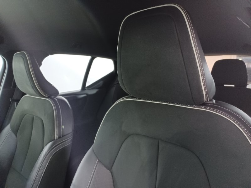 2018 (68) VOLVO XC40 2.0 T4 R DESIGN 5dr AWD Geartronic 3378617