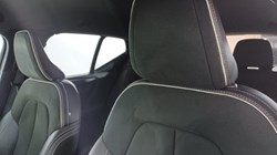 2018 (68) VOLVO XC40 2.0 T4 R DESIGN 5dr AWD Geartronic 3378617