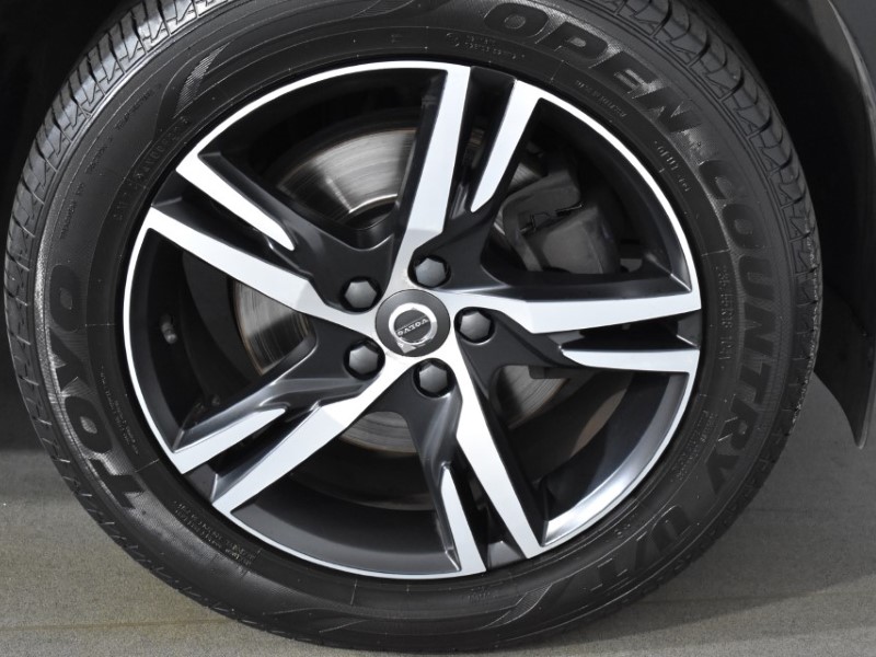 2018 (68) VOLVO XC40 2.0 T4 R DESIGN 5dr AWD Geartronic 3378637