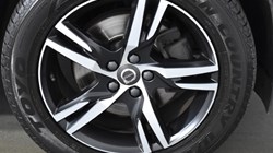 2018 (68) VOLVO XC40 2.0 T4 R DESIGN 5dr AWD Geartronic 3378637