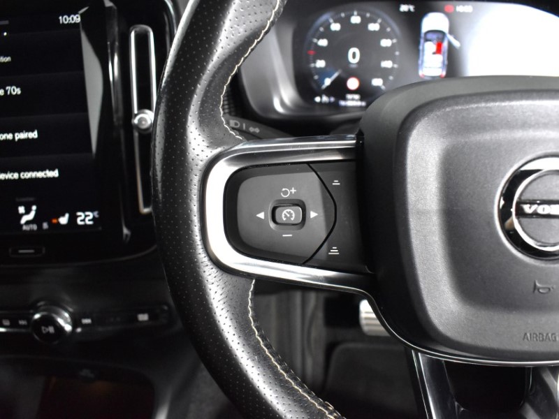 2018 (68) VOLVO XC40 2.0 T4 R DESIGN 5dr AWD Geartronic 3378632