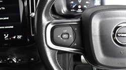 2018 (68) VOLVO XC40 2.0 T4 R DESIGN 5dr AWD Geartronic 3378632