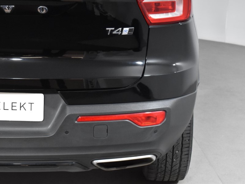 2018 (68) VOLVO XC40 2.0 T4 R DESIGN 5dr AWD Geartronic 3378635